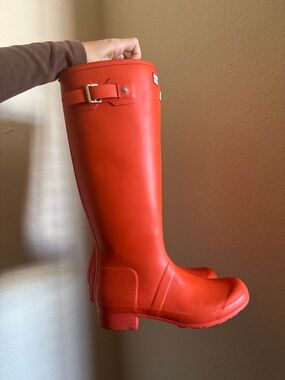 Orange HUNTER rain tall boots size 8 womens